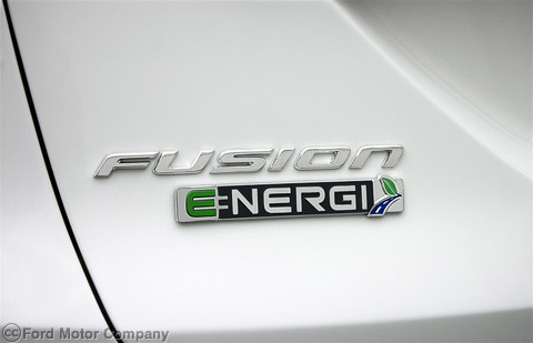 Ford-Fusion-Energi-2013-3