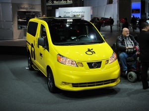 À compter de cet automne, tous les nouveaux taxis de NYC seront des NV200. Nissan va débuter la production du eNV200 en 2014. 