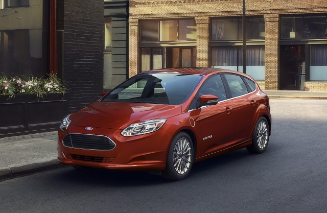 2016-ford-focus-electric_100525722_m