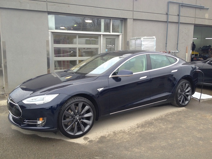 Tesla Model S : VIN 8860 livrée le 19 avril à Laval!