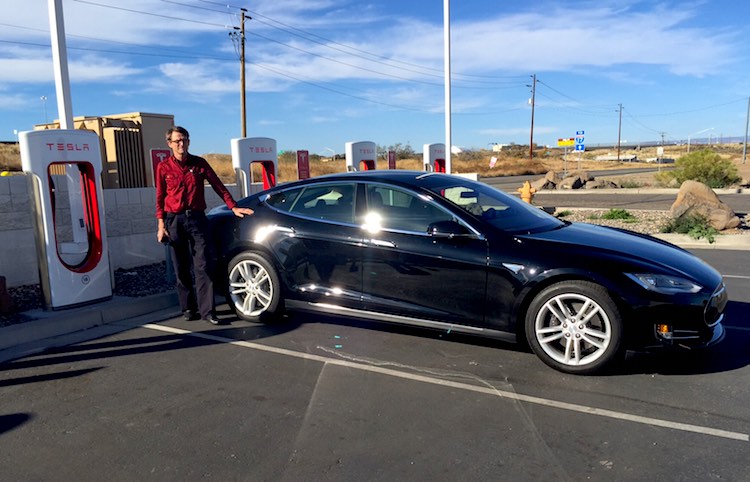 Phoenix – Las Vegas : petit « road trip » éducatif en TESLA S!
