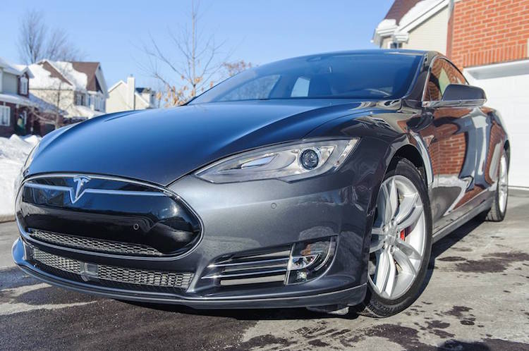 Hausse du prix de la Tesla S au Canada.