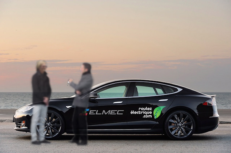 RAVÉ 2015 : Remise des clés d’une Tesla S à une Ambassadrice VÉ mystère!