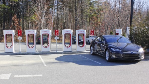 Supercharger Tesla : Inauguration à South Burlington (Vermont), jeudi 3 décembre 2015