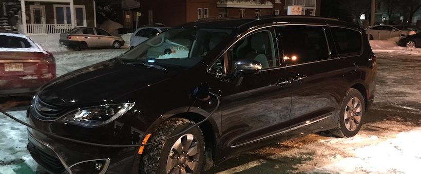 La Chrysler Pacifica eHybrid: la première minivan rechargeable!