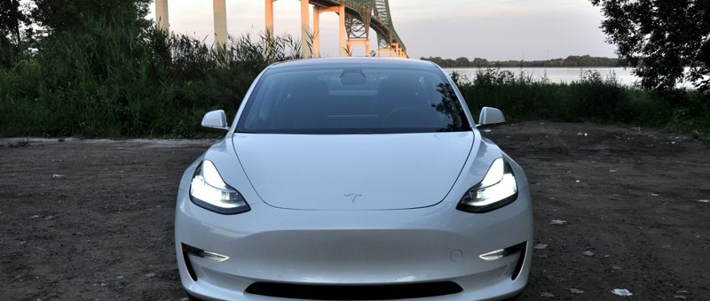 « Tesla Model 3 » disponible pour location à court terme